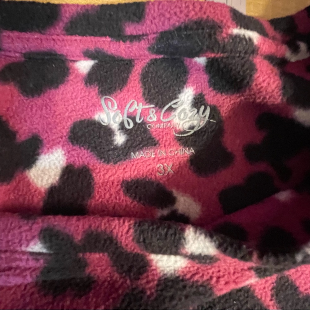 Pink and Black Boxy Blouse with Leopard Print - Picture 6 of 7